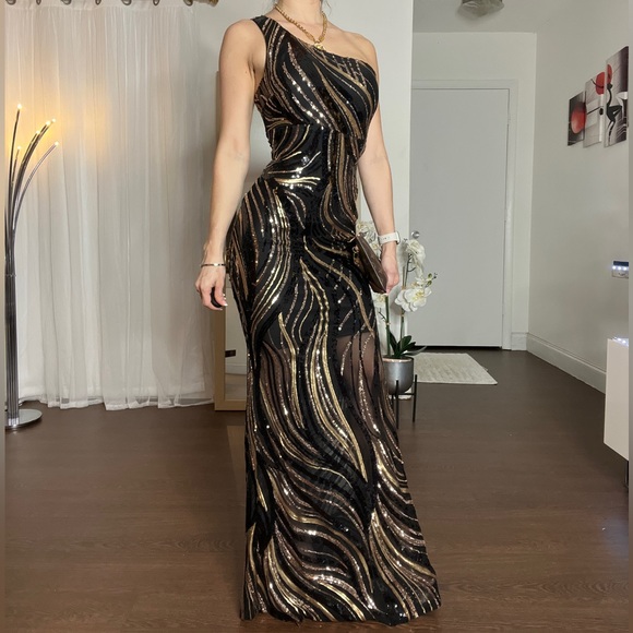 One-Shoulder Gold Sequin Gown - Picture 1 of 4
